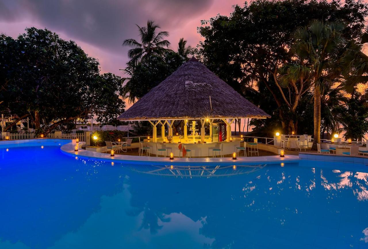 Diamonds Leisure Beach & Golf Resort Діані-Біч Екстер'єр фото The swimming pool at the hotel