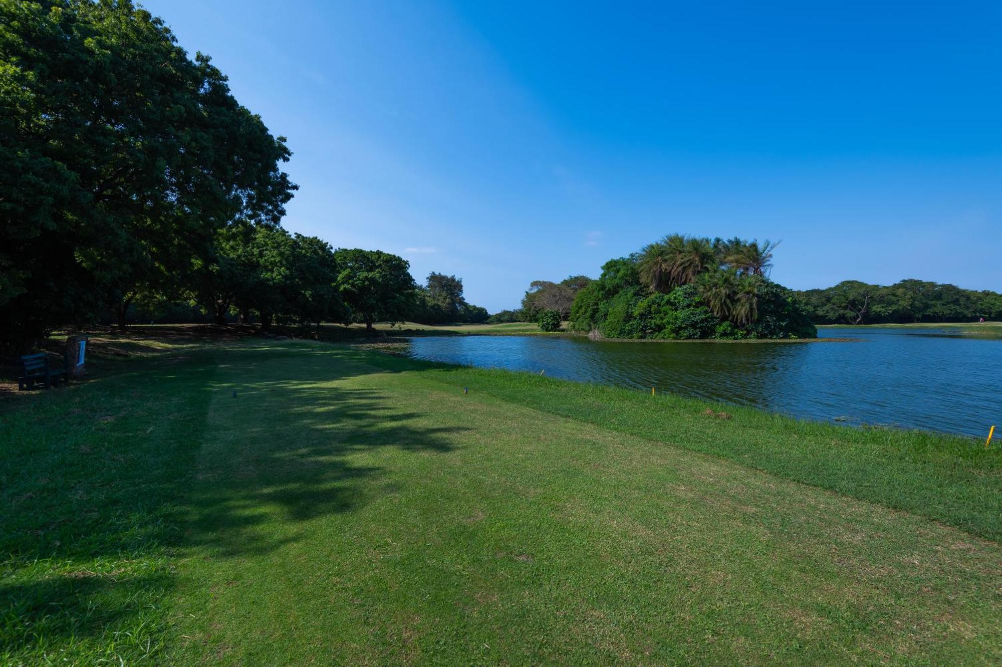 Diamonds Leisure Beach & Golf Resort Діані-Біч Екстер'єр фото View of the lake