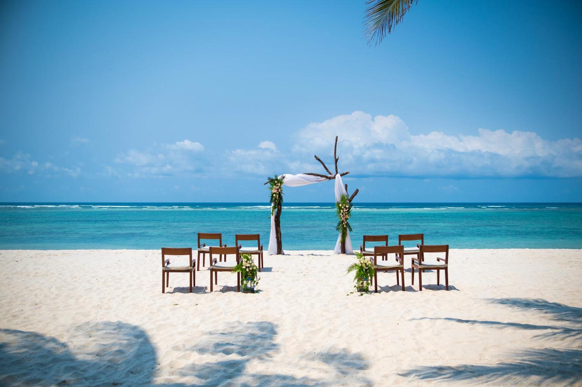 Diamonds Leisure Beach & Golf Resort Діані-Біч Екстер'єр фото Beach at Iberostar Grand Hotel Bávaro