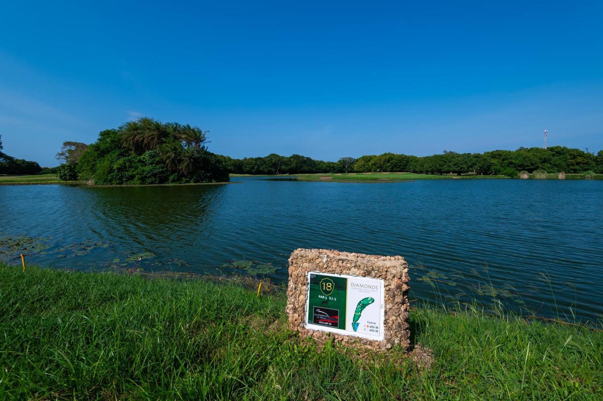 Diamonds Leisure Beach & Golf Resort Діані-Біч Екстер'єр фото Golf course at the resort