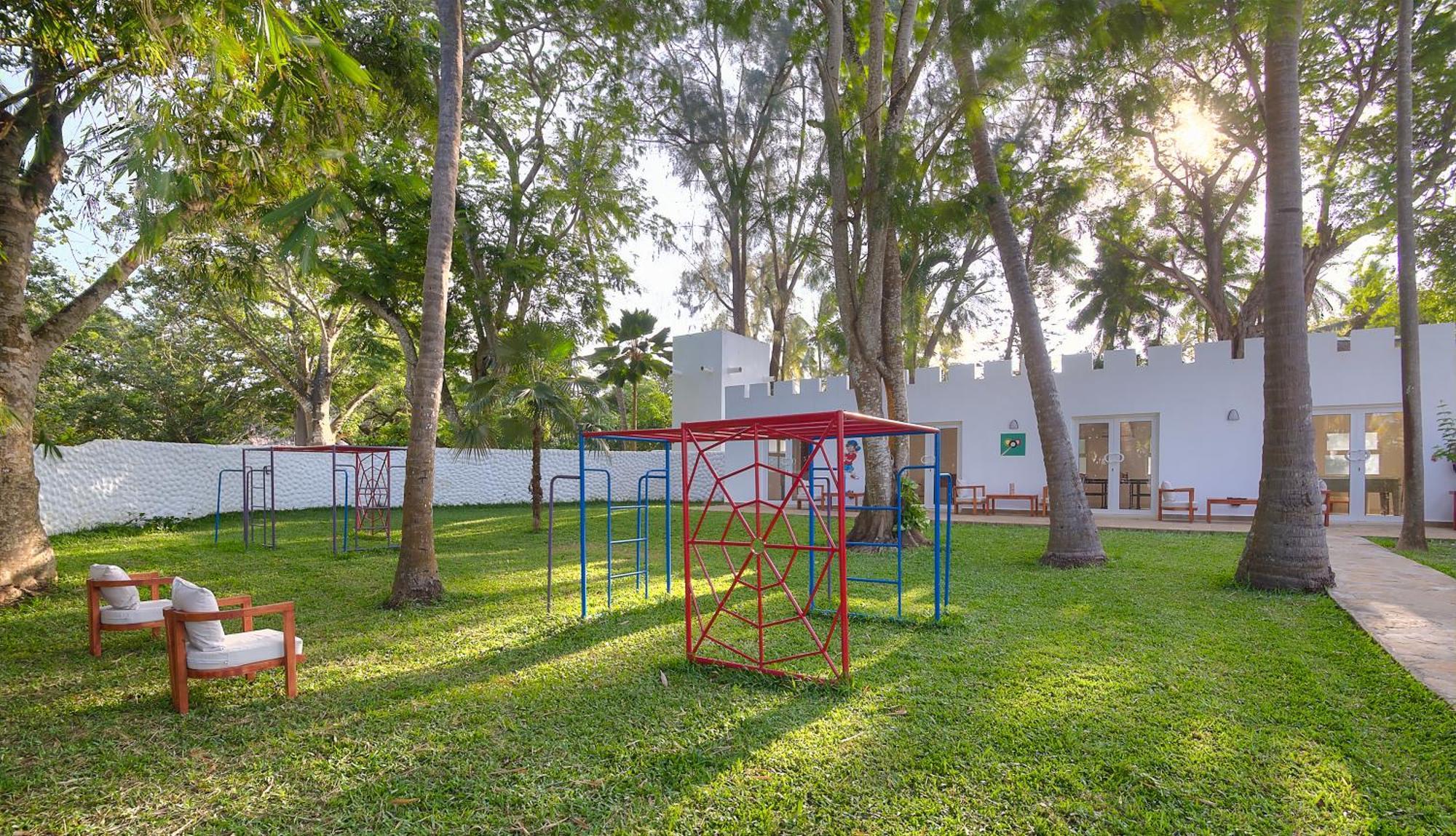 Diamonds Leisure Beach & Golf Resort Діані-Біч Екстер'єр фото Playground
